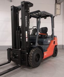 Xe nâng dầu 2.5 tấn Toyota FD25 cũ