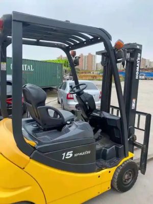 Xe nâng dầu Komatsu FD15 - 1.5 tấn, cũ